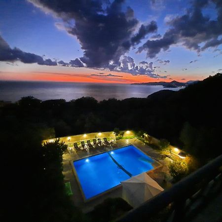 Villa Lipski スヴェティ・ステファン エクステリア 写真