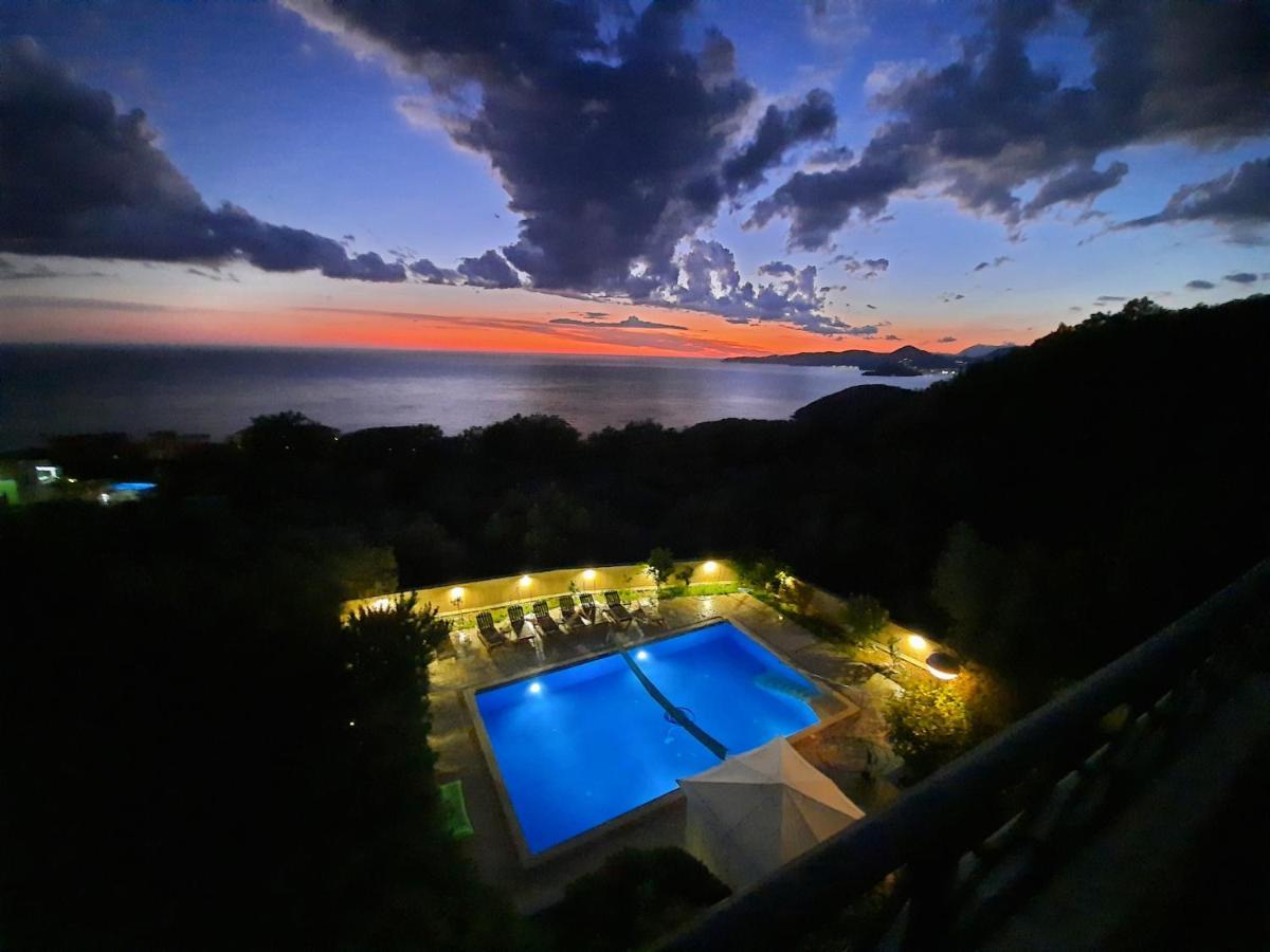 Villa Lipski スヴェティ・ステファン エクステリア 写真